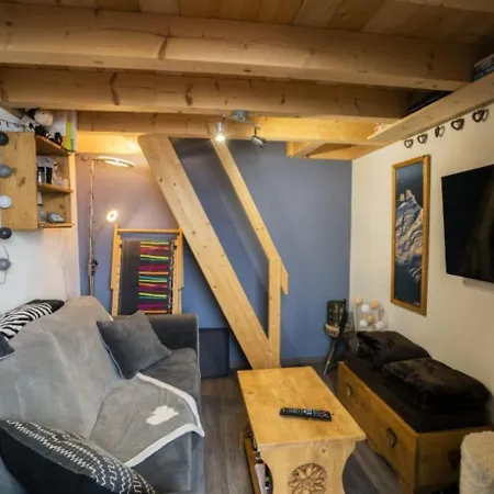 In With Balcony * Chatel